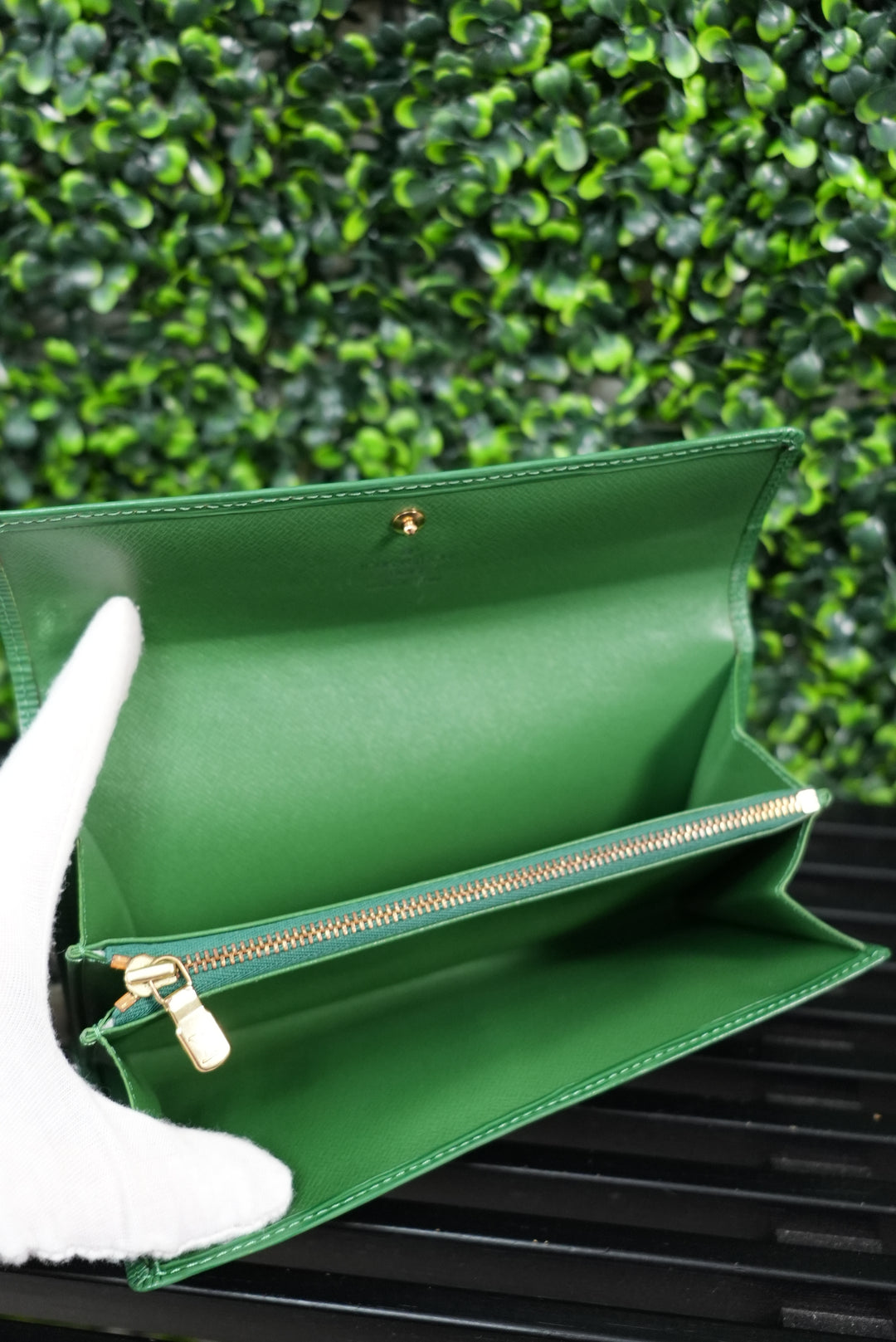 Louis Vuitton Green Epi Long Wallet (257)