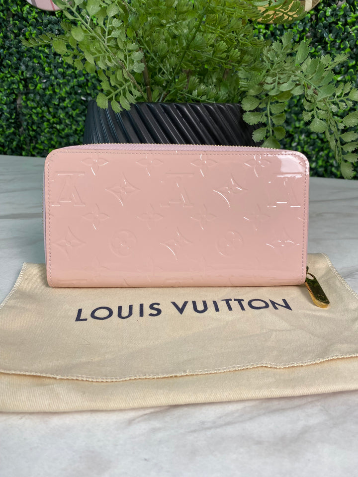 Louis Vuitton Pink Vernis Zippy Wallet (7239)