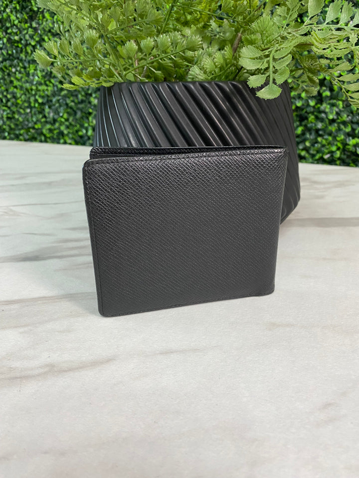 Louis Vuitton Black Taiga Leather Billfold (244)