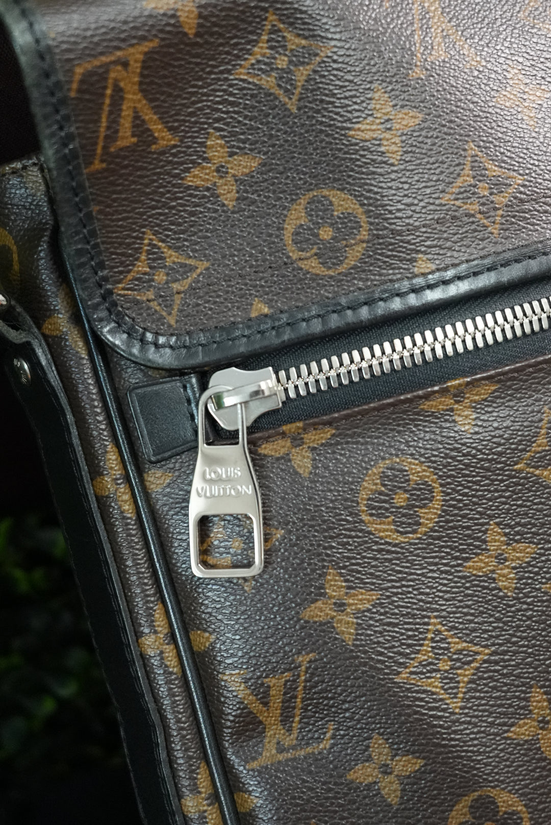 Louis Vuitton Macassar bus shoulder bag