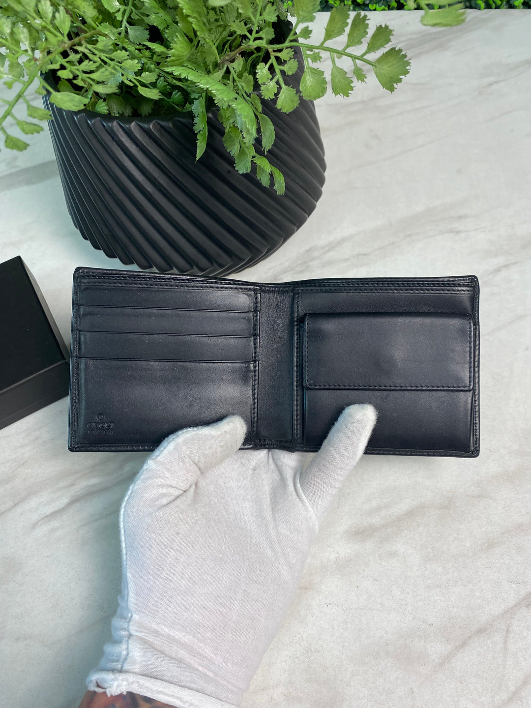 Gucci Black GG Canvas Billfold Wallet (4910)