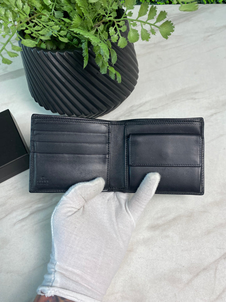 Gucci Black GG Canvas Billfold Wallet (4910)