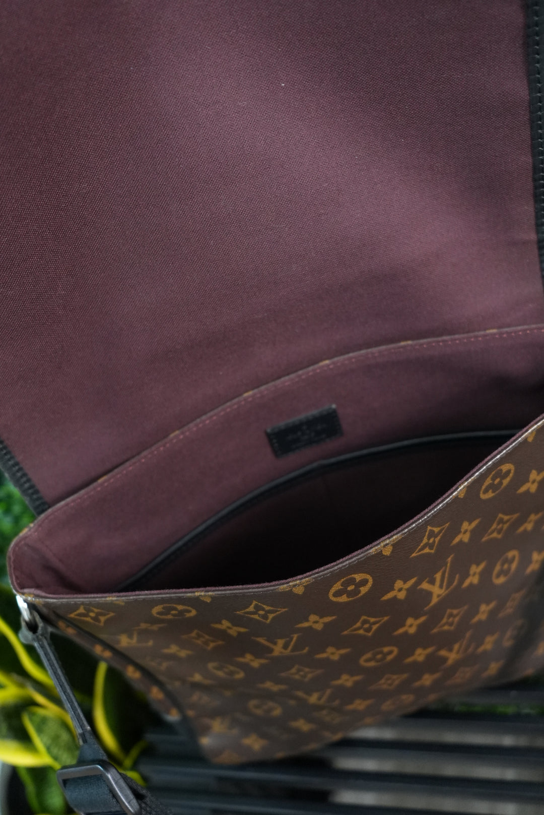 Louis Vuitton Macassar bus shoulder bag