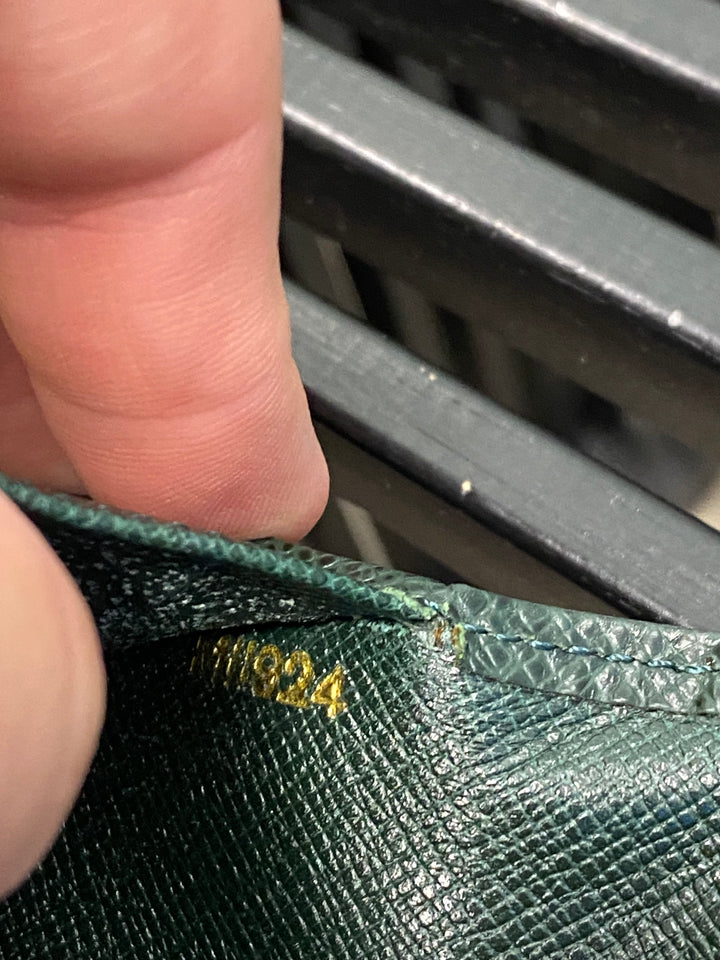 Louis Vuitton Green Taiga Leather Long Bifold Wallet (2495)