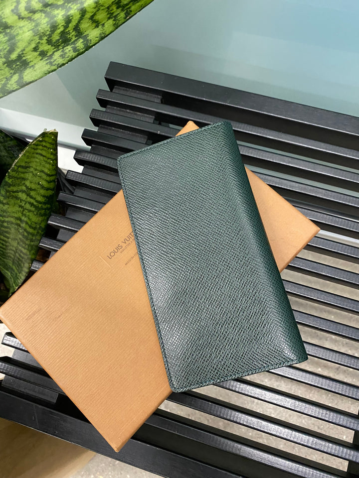Louis Vuitton Green Taiga Leather Long Bifold Wallet (2495)