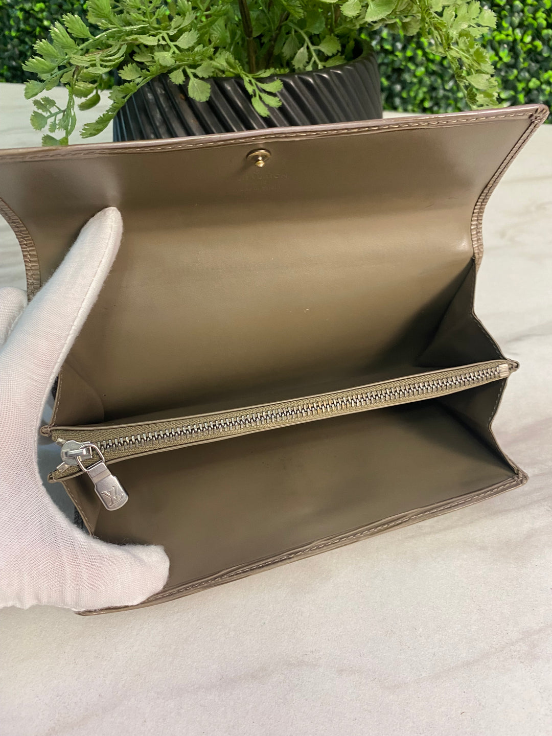 Louis Vuitton Mocha Epi Leather Long Wallet (8747)