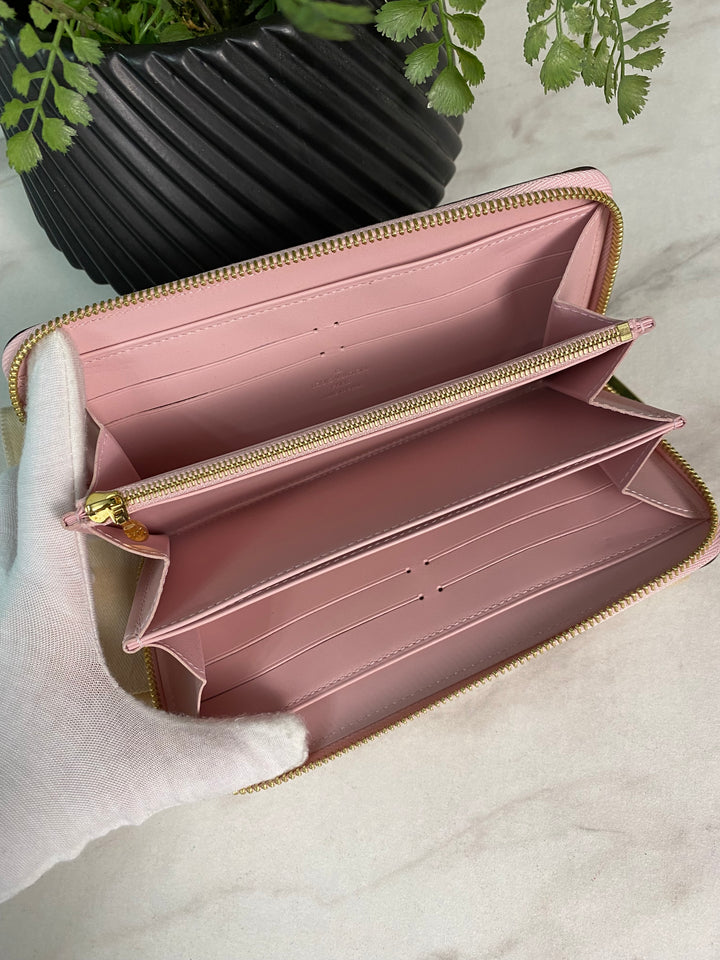Louis Vuitton Pink Vernis Zippy Wallet (7239)