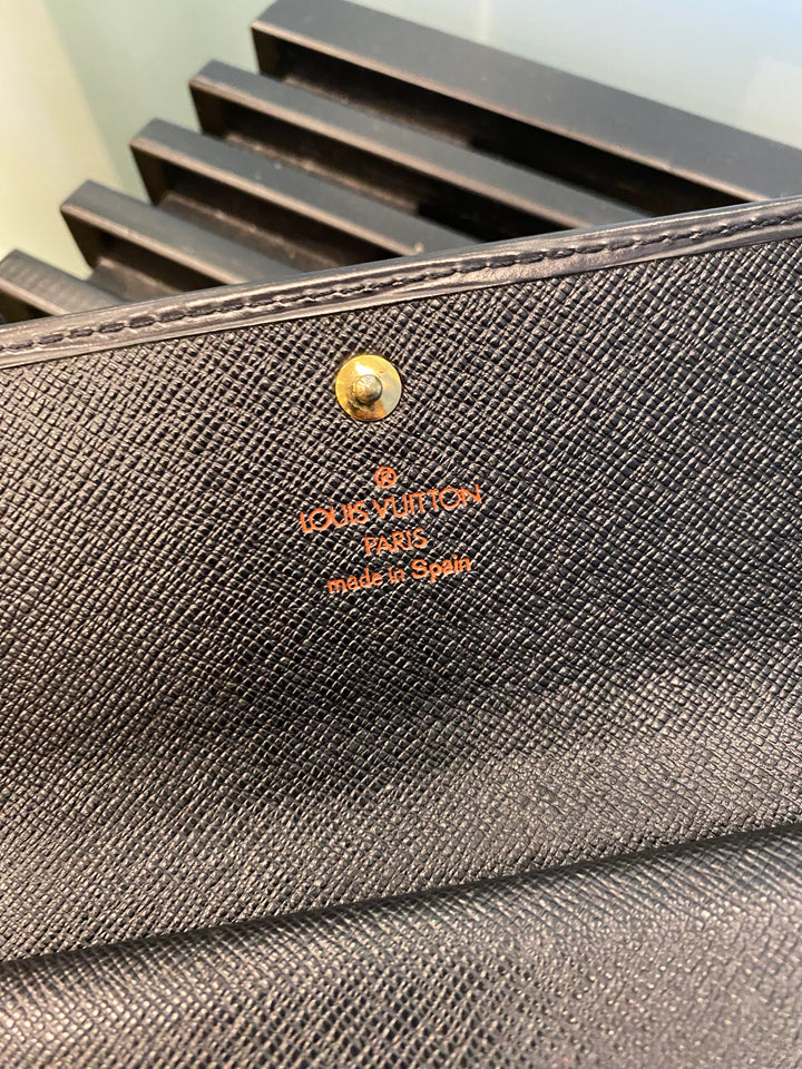 Louis Vuitton Black Epi International Long Wallet (6372)