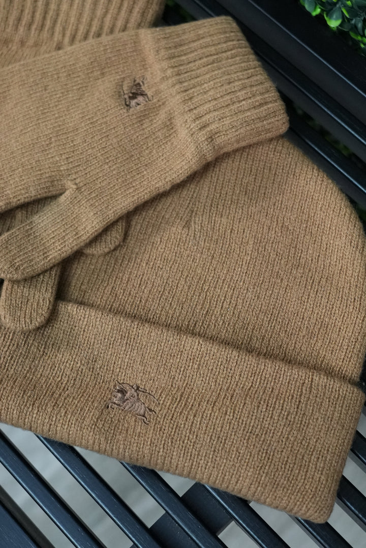 Burberry Beanie and Gloves Set