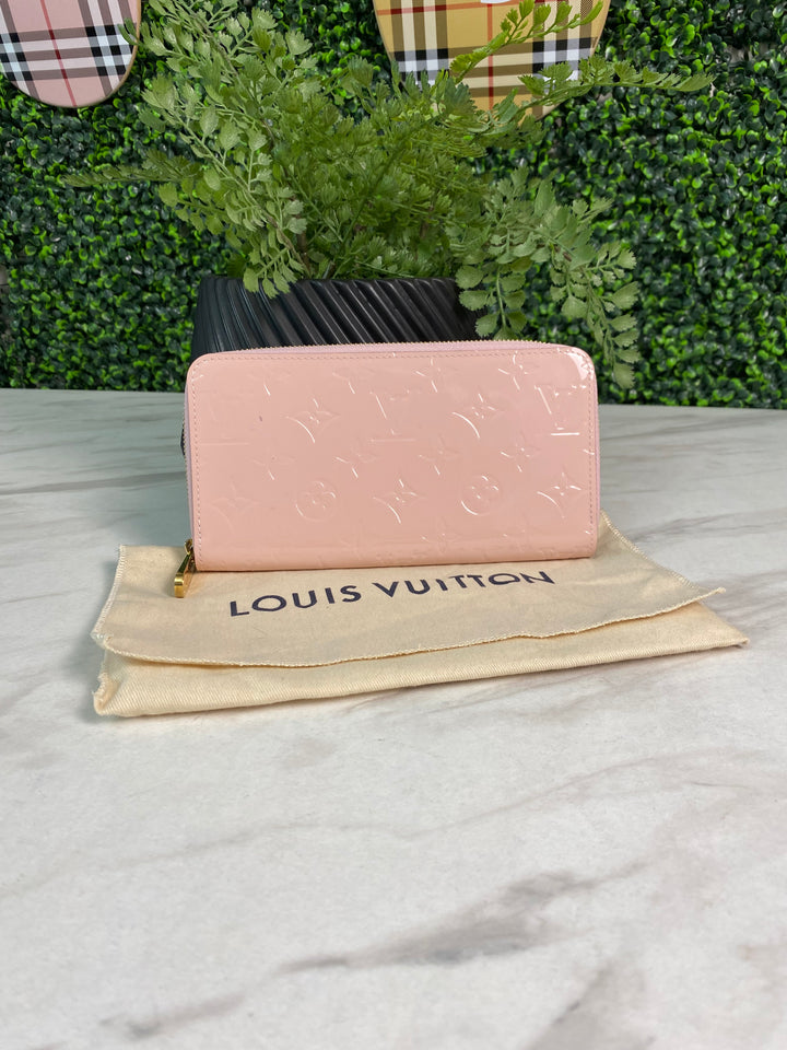 Louis Vuitton Pink Vernis Zippy Wallet (7239)