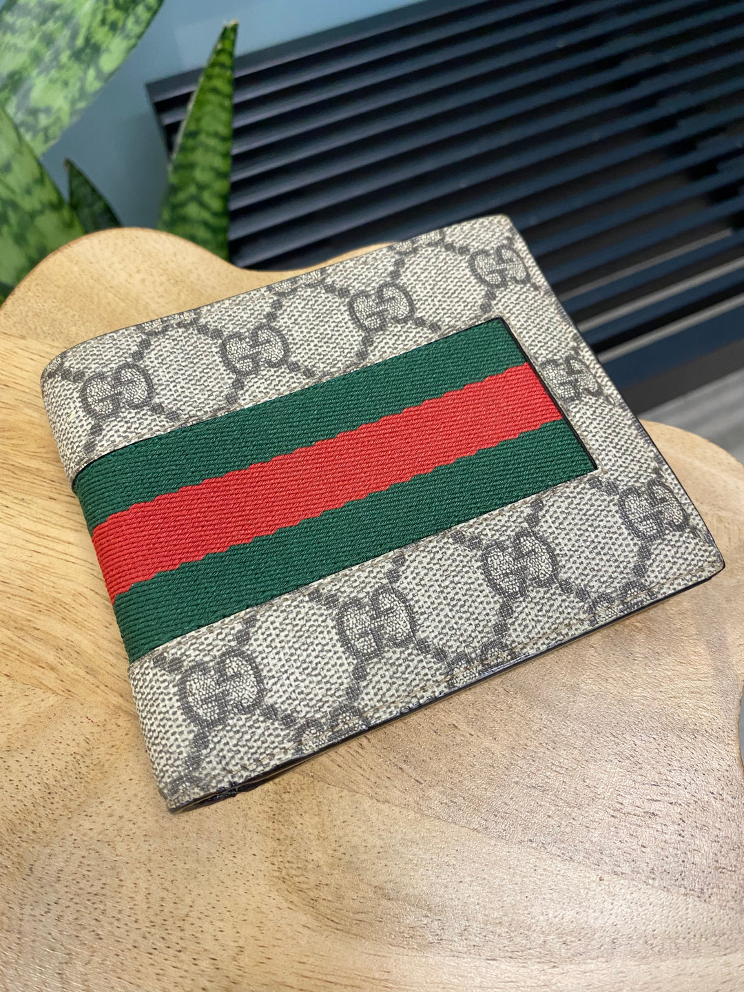 Gucci GG Supreme Sherry Line Billfold Wallet (1775)