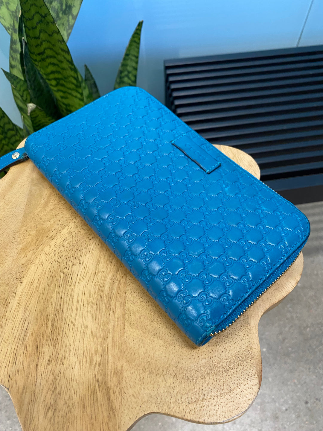 Gucci Turquoise Guccissima Zippy Wallet (8370)