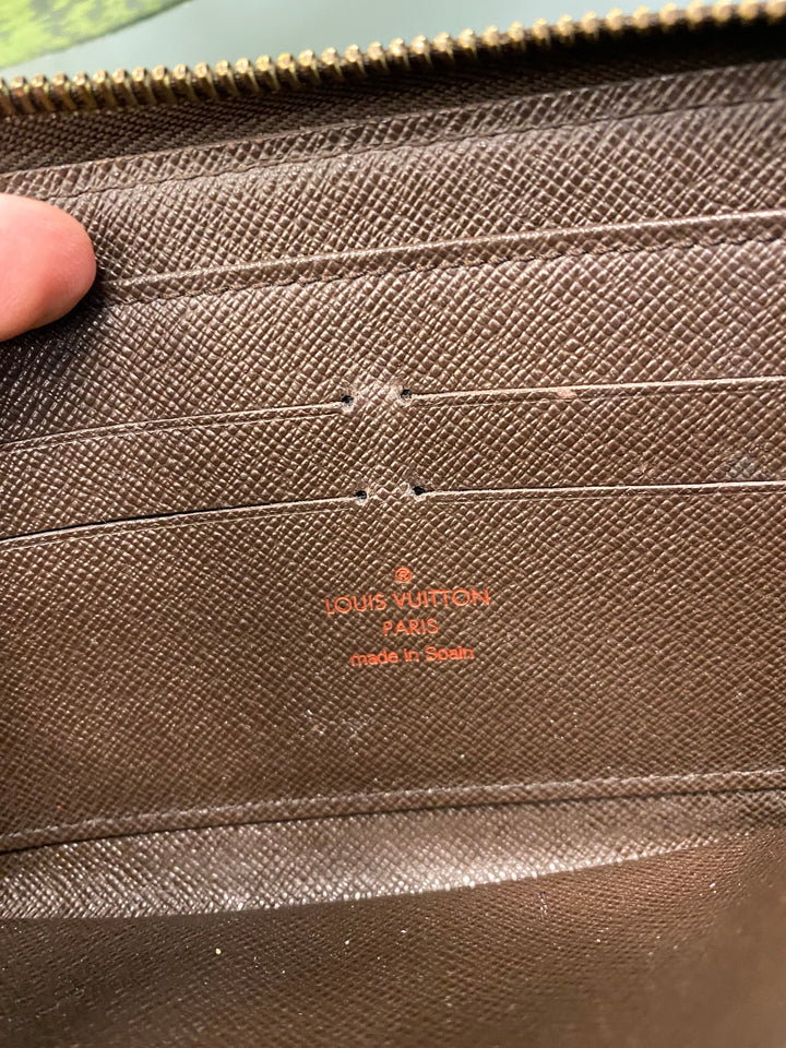 Louis Vuitton Damier Ebene ZIppy Wallet (1087)