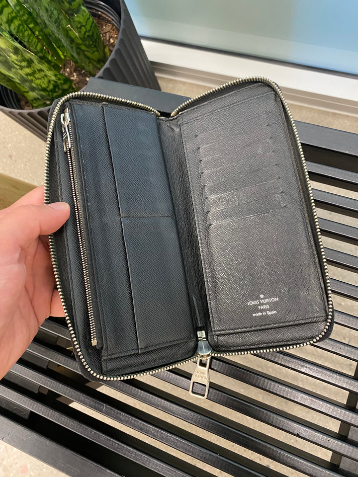 Louis Vuitton Damier Graphite Vertical ZIppy Wallet (3062)