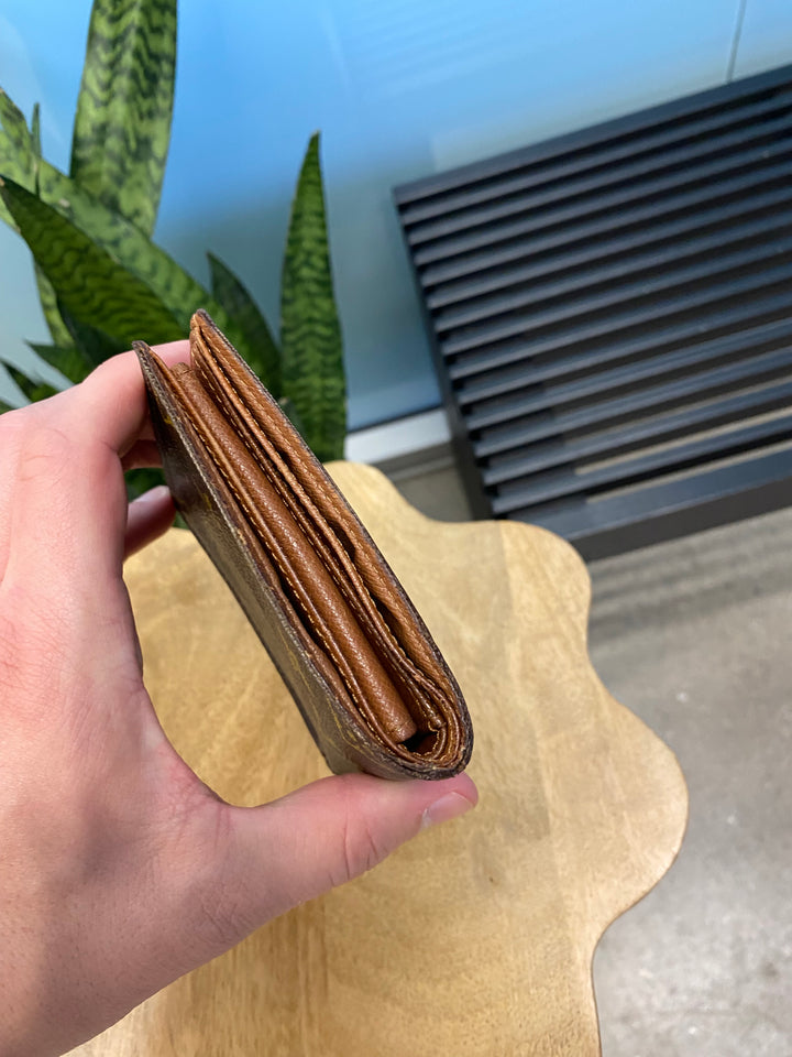 Louis Vuitton Monogram Billfold Wallet (7953)