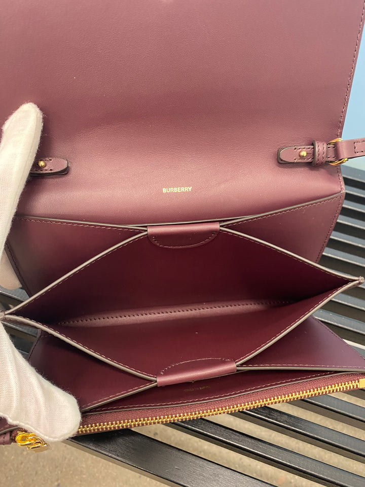 Burberry Leather Hazelmere Wallet on Chain (1010)