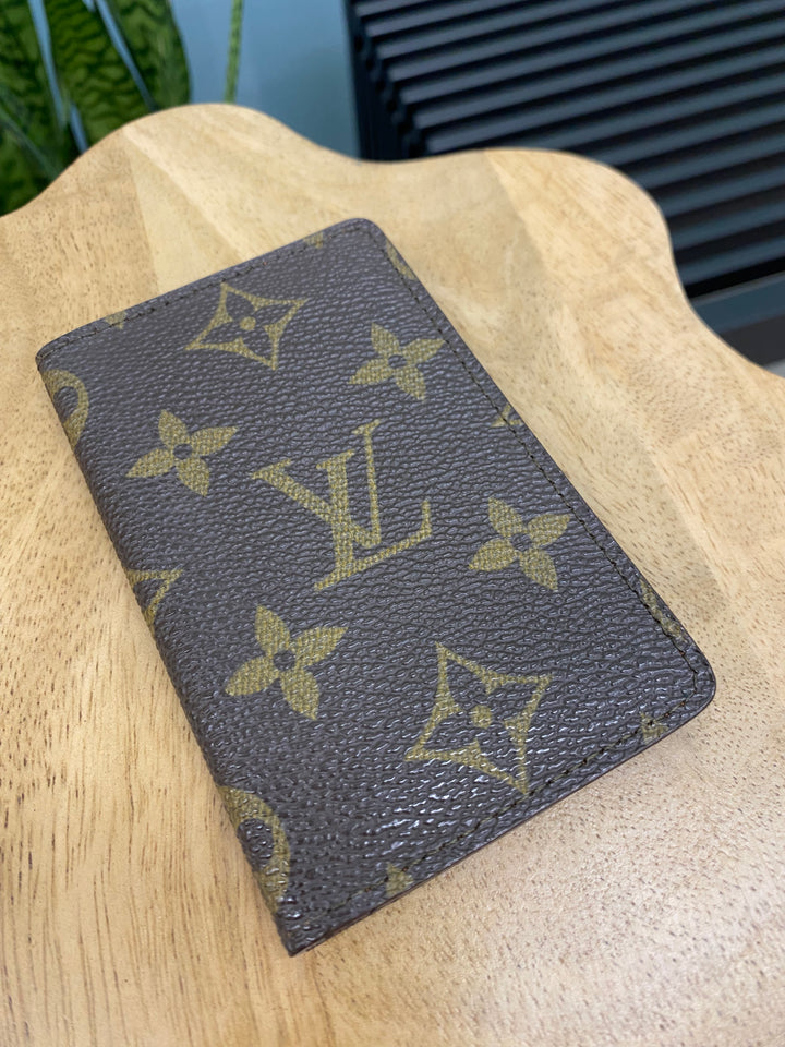 Louis Vuitton Monogram Card Case (3799)