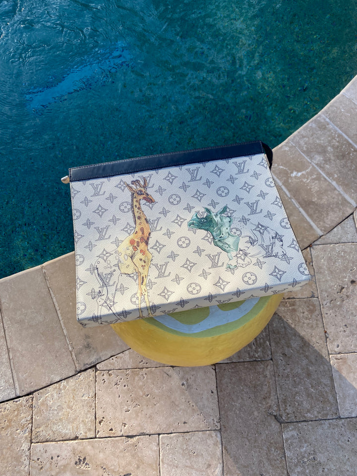 Louis Vuitton Savane Monogram Chapman Pochette Voyage GM (0806)