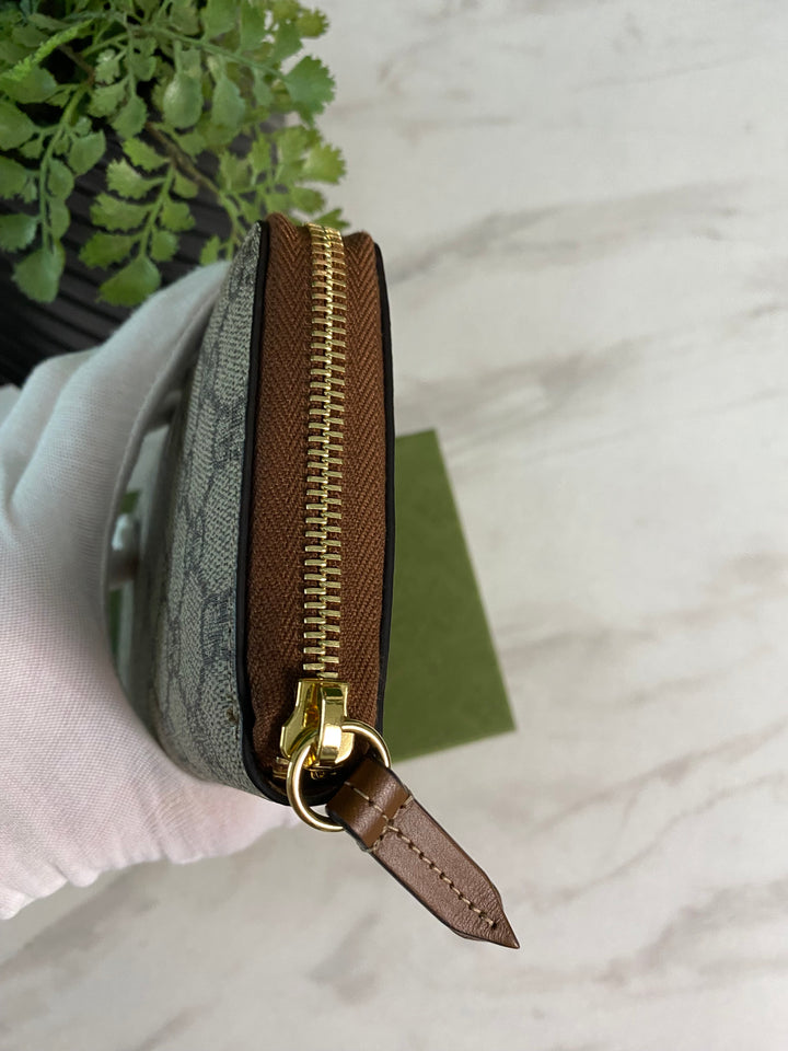 Gucci GG Supreme ZIppy Wallet (559)