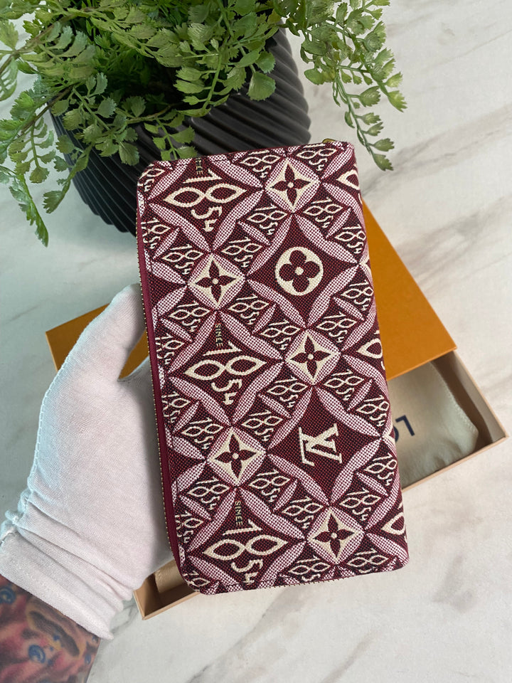 Louis Vuitton Since 1854 Monogram Jacquard Zippy Wallet (5525)