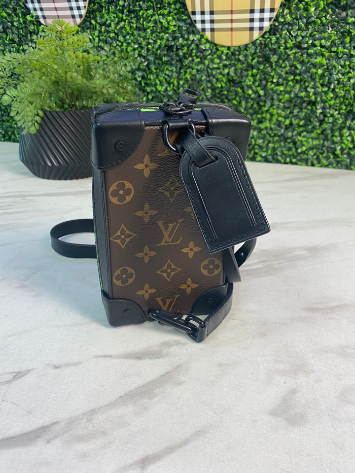 Louis Vuitton Monogram LV Friends Soft Trunk Phone Box Bag (1091)