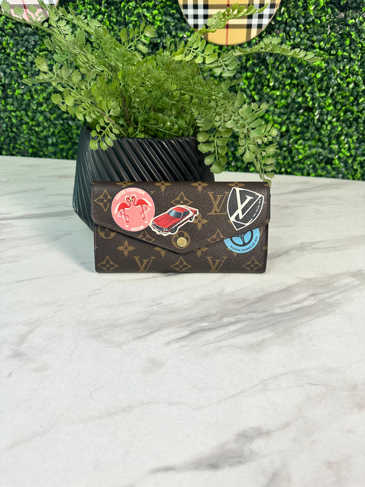 Louis Vuitton Monogram Patches Sarah Wallet (1276)