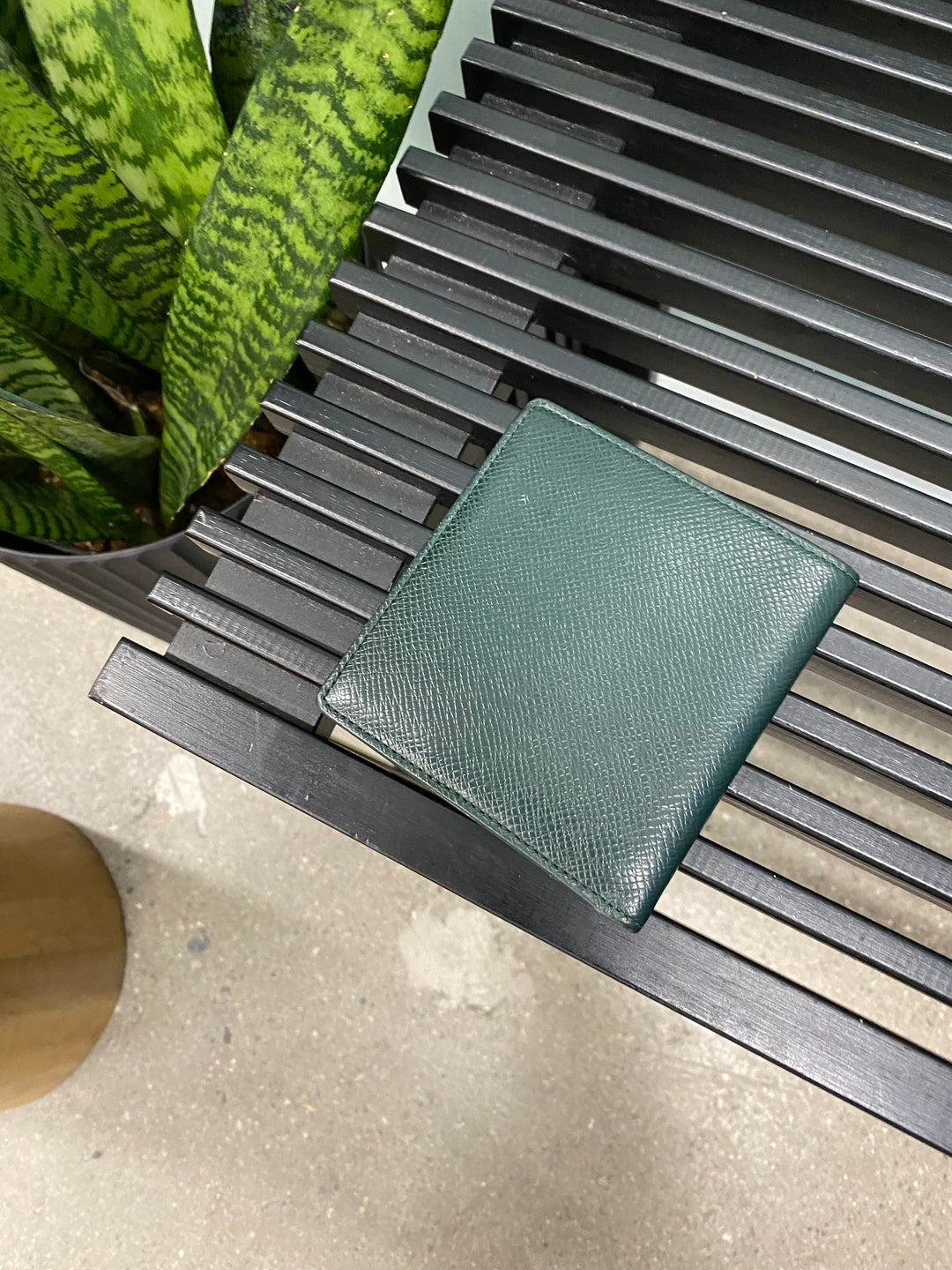 Louis Vuitton Green Taiga Leather Billfold Wallet (8623)