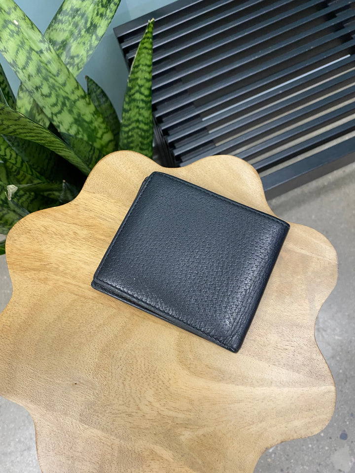 Gucci Black Pebbled Leather Bee Billfold Wallet (8458)