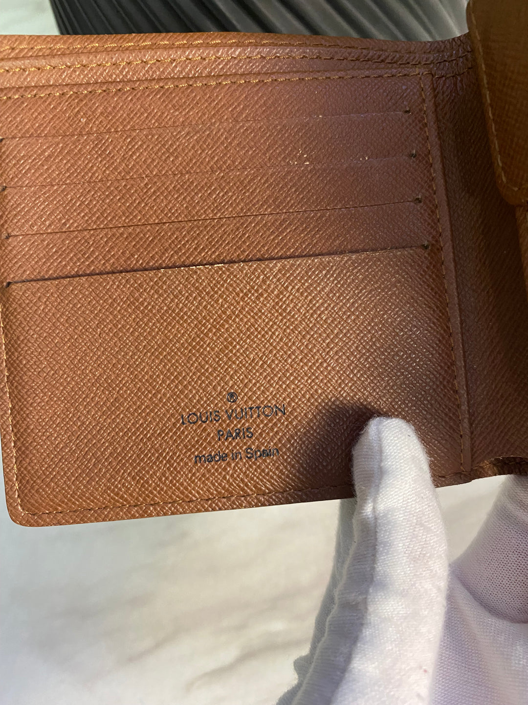 Louis Vuitton Monogram Billfold (8762)