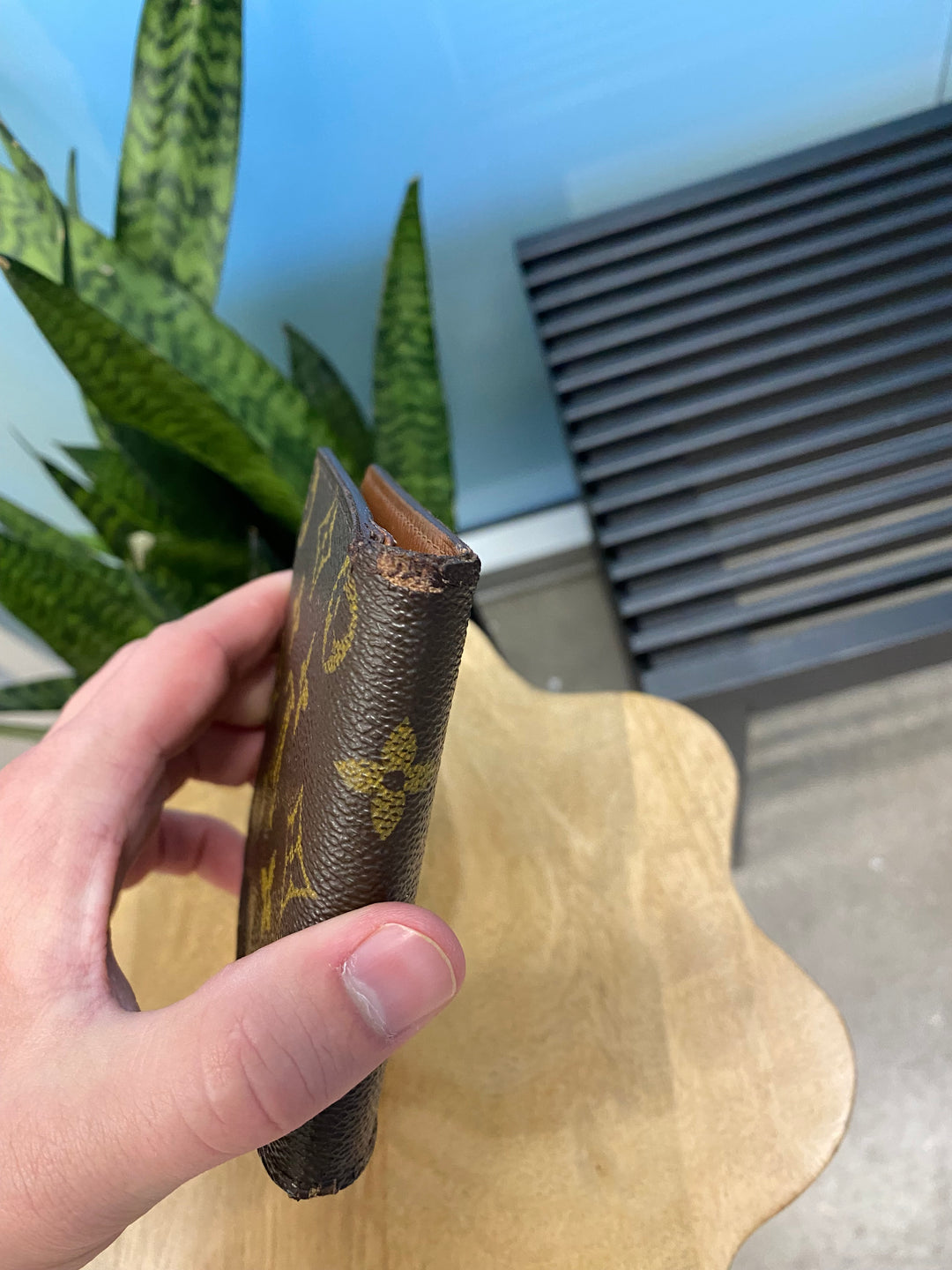 Louis Vuitton Monogram Billfold Wallet (7953)