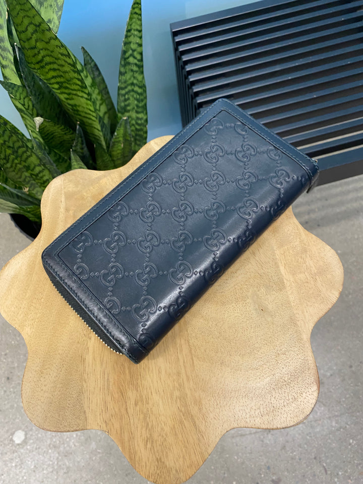 Gucci Black Leather Interlocking GG Zippy Wallet (1784)