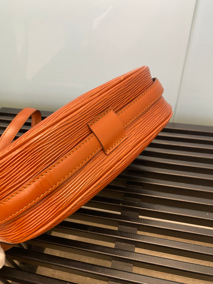 Louis Vuitton Cognac Epi Jeune Fille Crossbody Bag (0901)