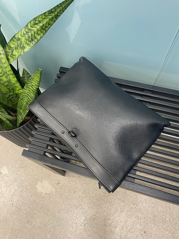 Louis Vuitton Shadow Monogram Discovery Pochette (8024)