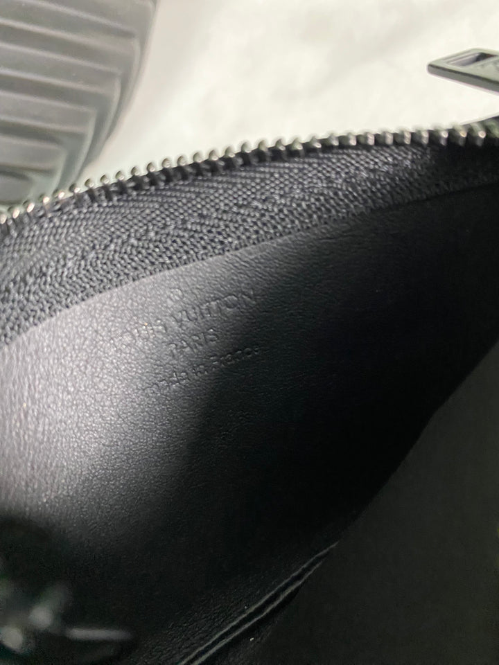 Louis Vuitton Black Aerogram Key Pouch (7435)