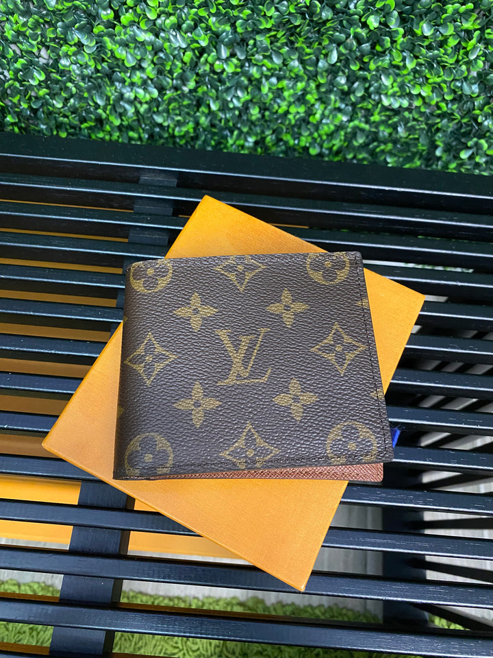 Louis Vuitton Monogram Billfold (103)