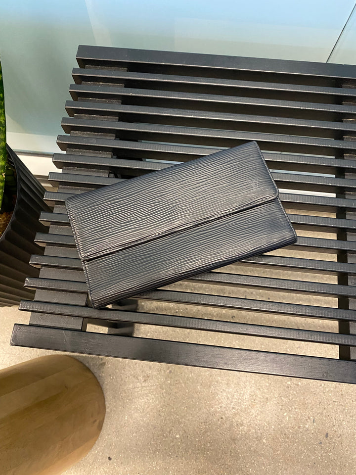 Louis Vuitton Black Epi International Long Wallet (6372)