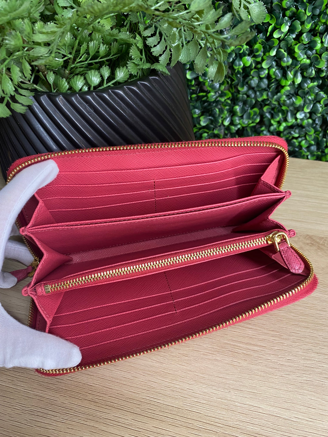 Prada Pink Saffiano Bow Zippy Wallet (4076)