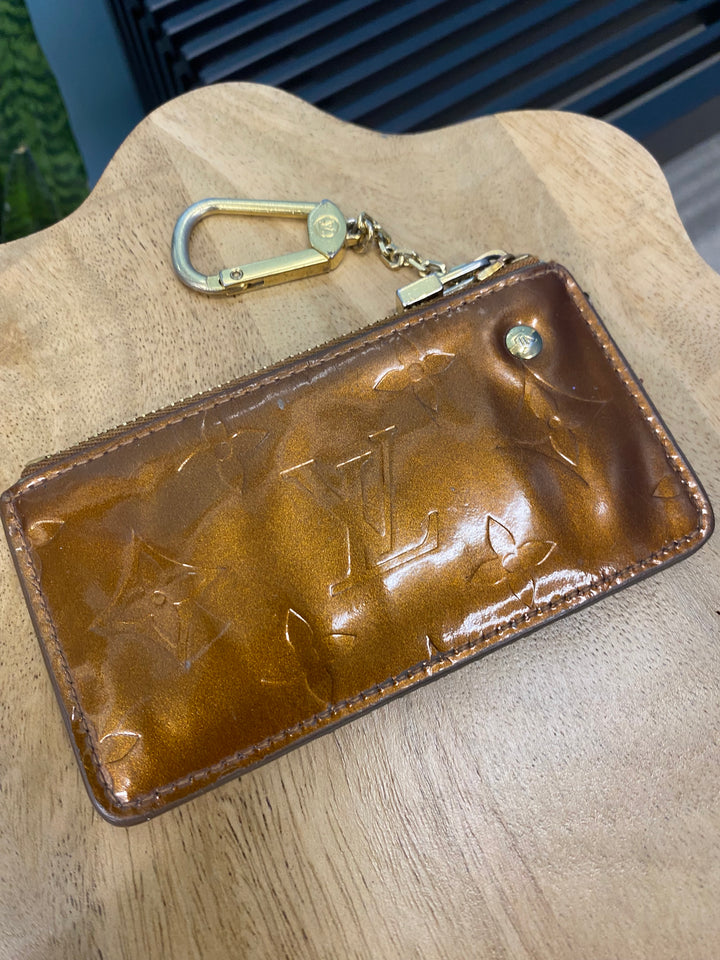 Louis Vuitton Bronze Vernis Key Cles (7871)