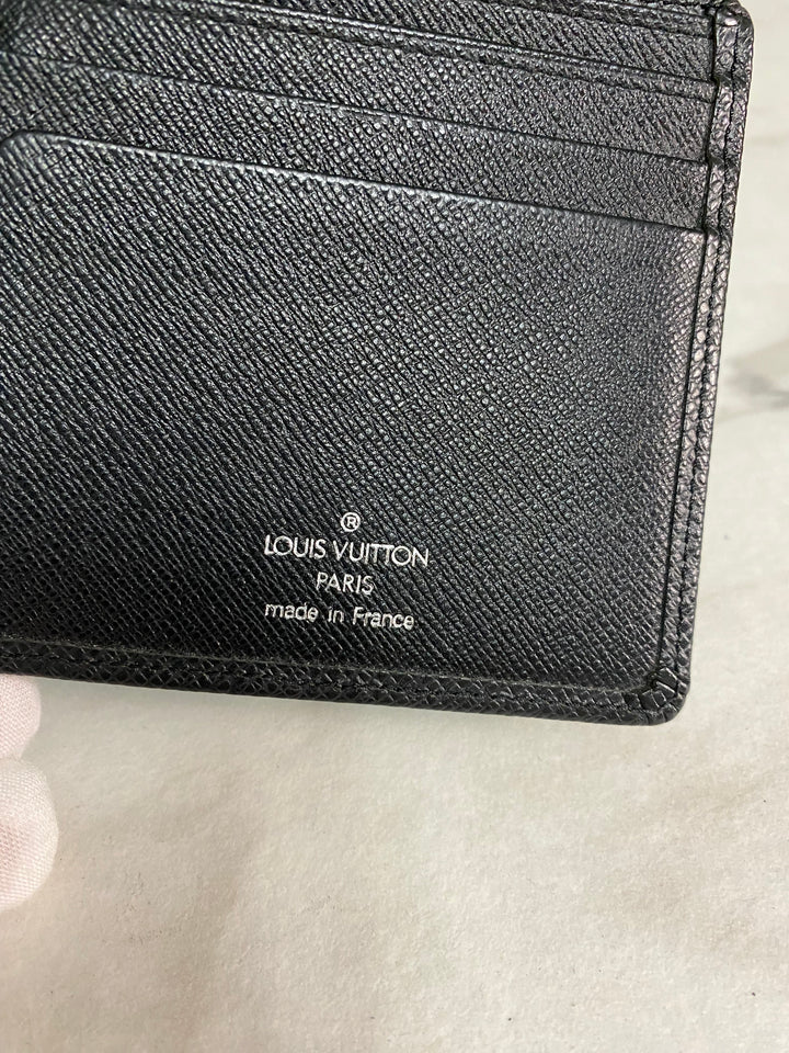 Louis Vuitton Black Taiga Leather Billfold (244)