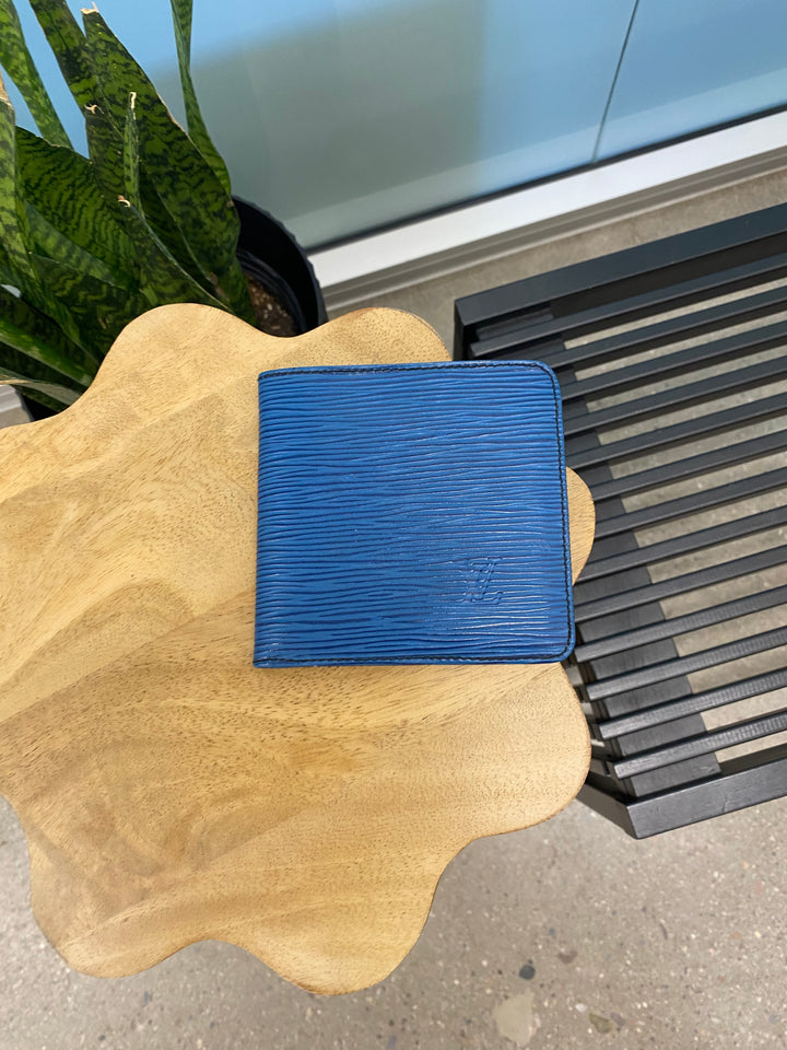 Louis Vuitton Blue Epi Billfold Wallet (2918)