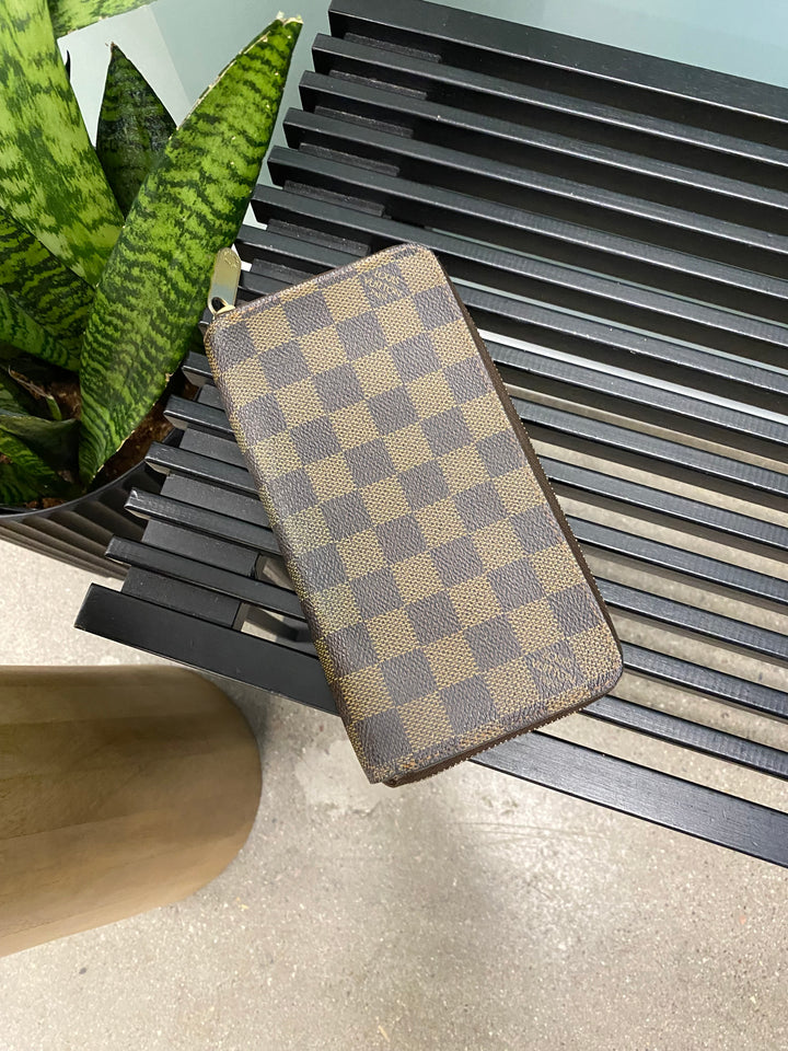Louis Vuitton Damier Ebene ZIppy Wallet (1087)