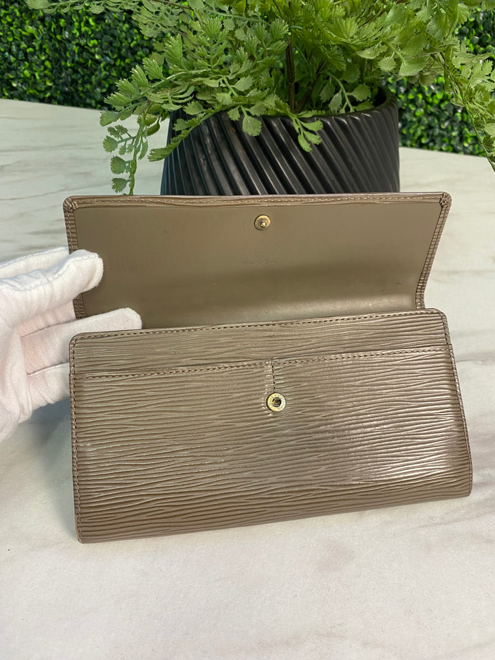 Louis Vuitton Mocha Epi Leather Long Wallet (8747)