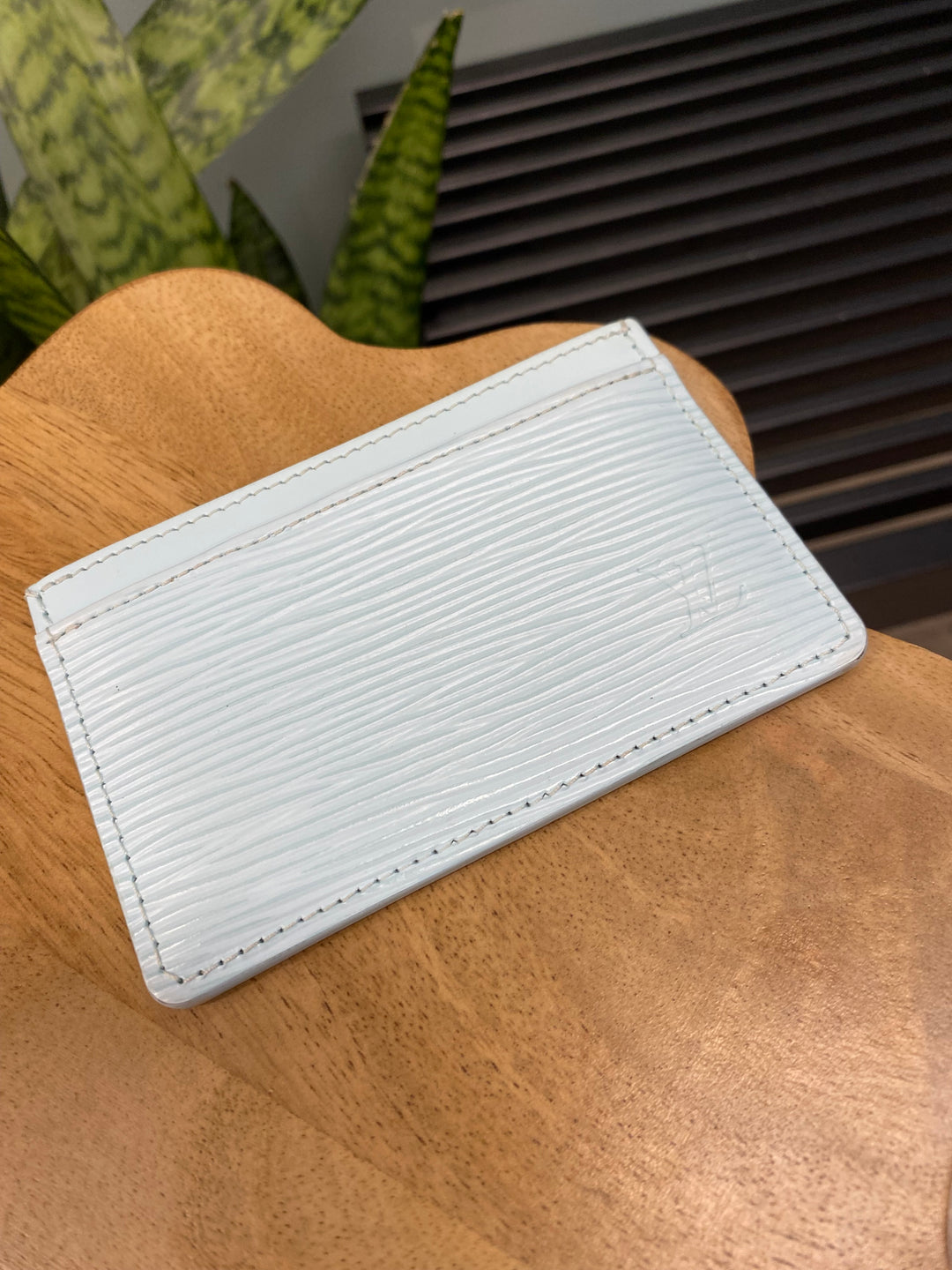 Louis Vuitton Ice Blue Epi Card Holder (5373)