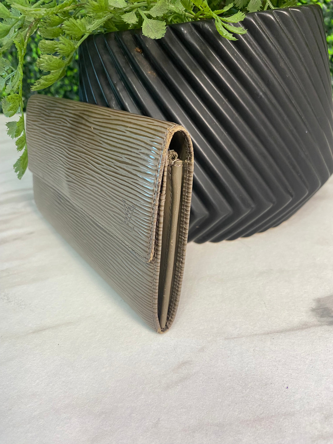 Louis Vuitton Mocha Epi Leather Long Wallet (8747)