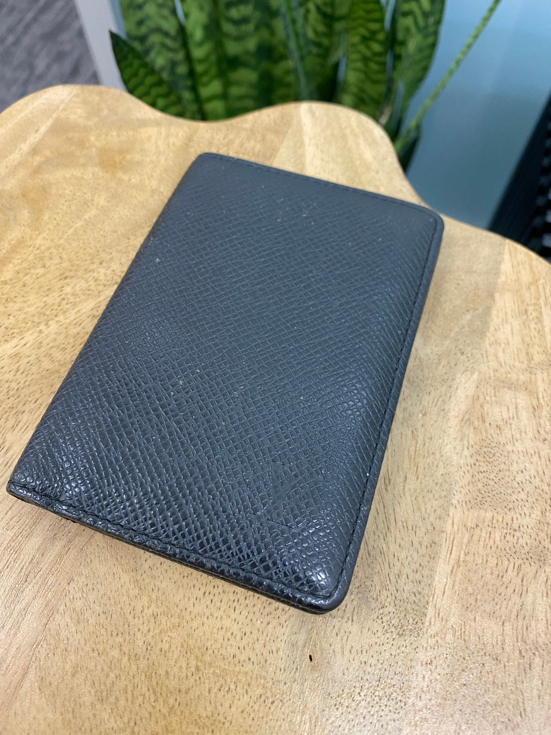 Louis Vuitton Black Taiga Leather Pocket Organizer (3813)