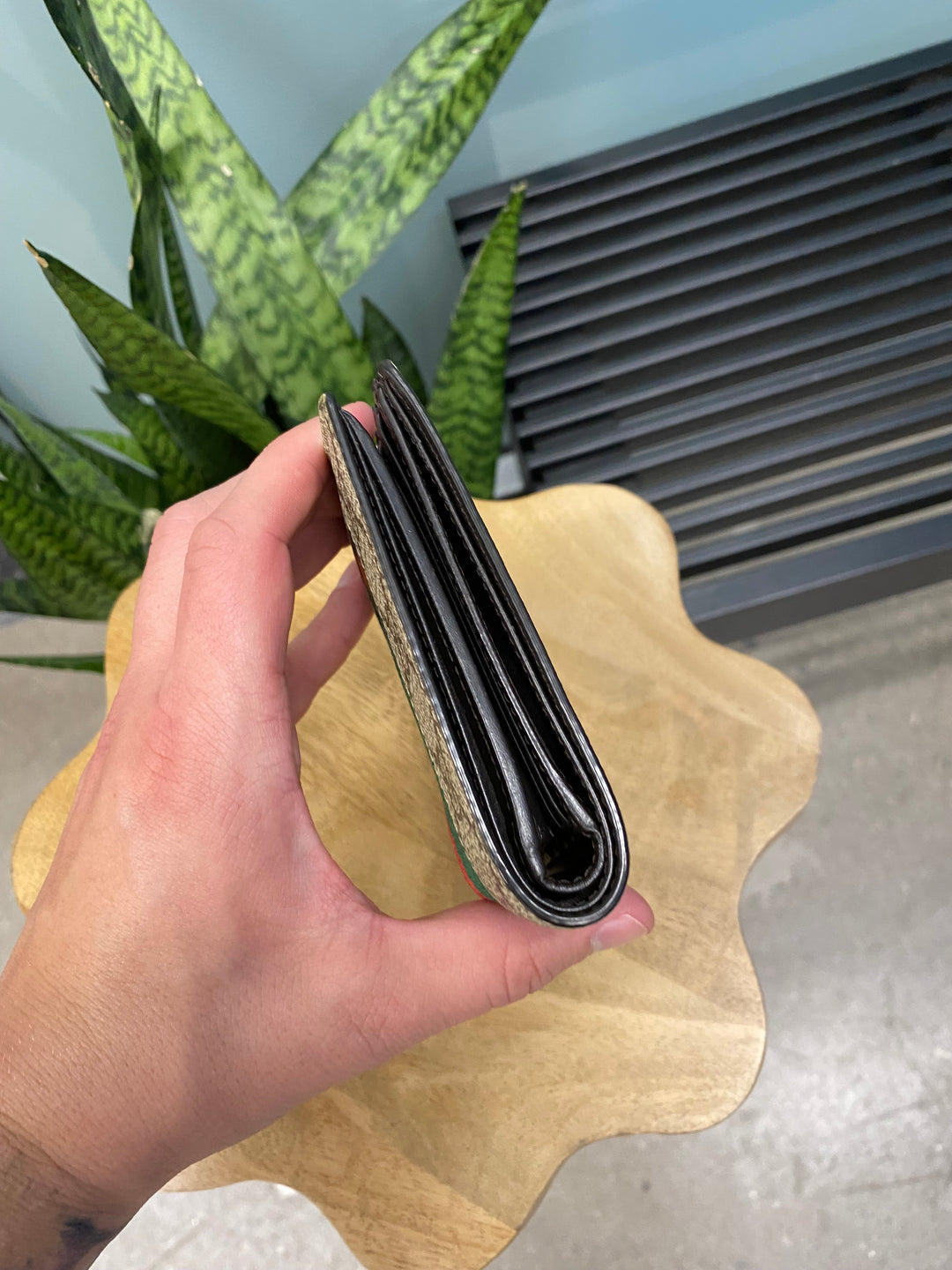 Gucci GG Supreme Sherry Line Billfold Wallet (1775)